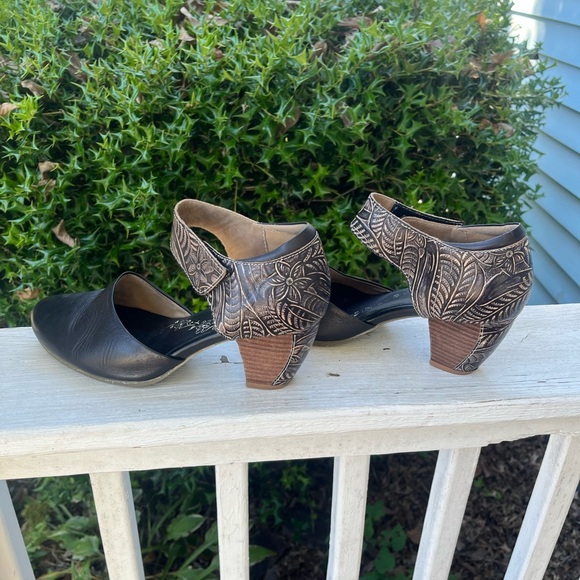 L'Artiste by Spring Step Toolie Women's Mary Jane Shoes. - Picture 4 of 5